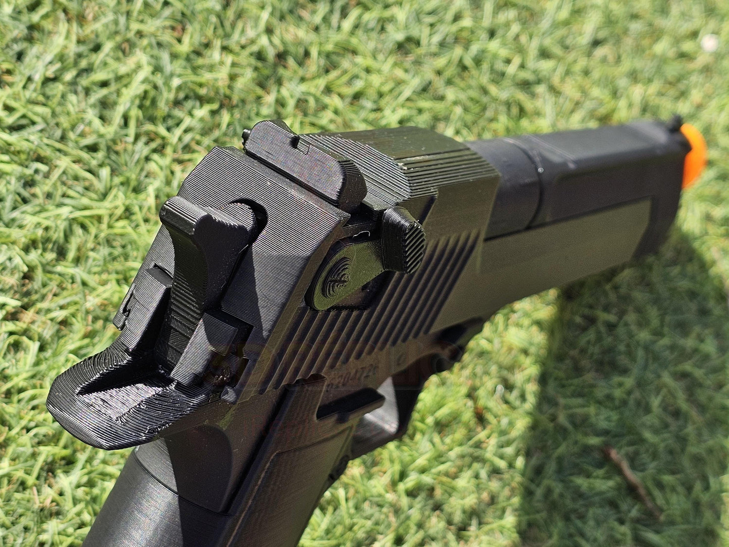 IMI Magnum Research Desert Eagle Pistol Matrix Cosplay Prop Replica Gun Agent Smith Hugo Weaving