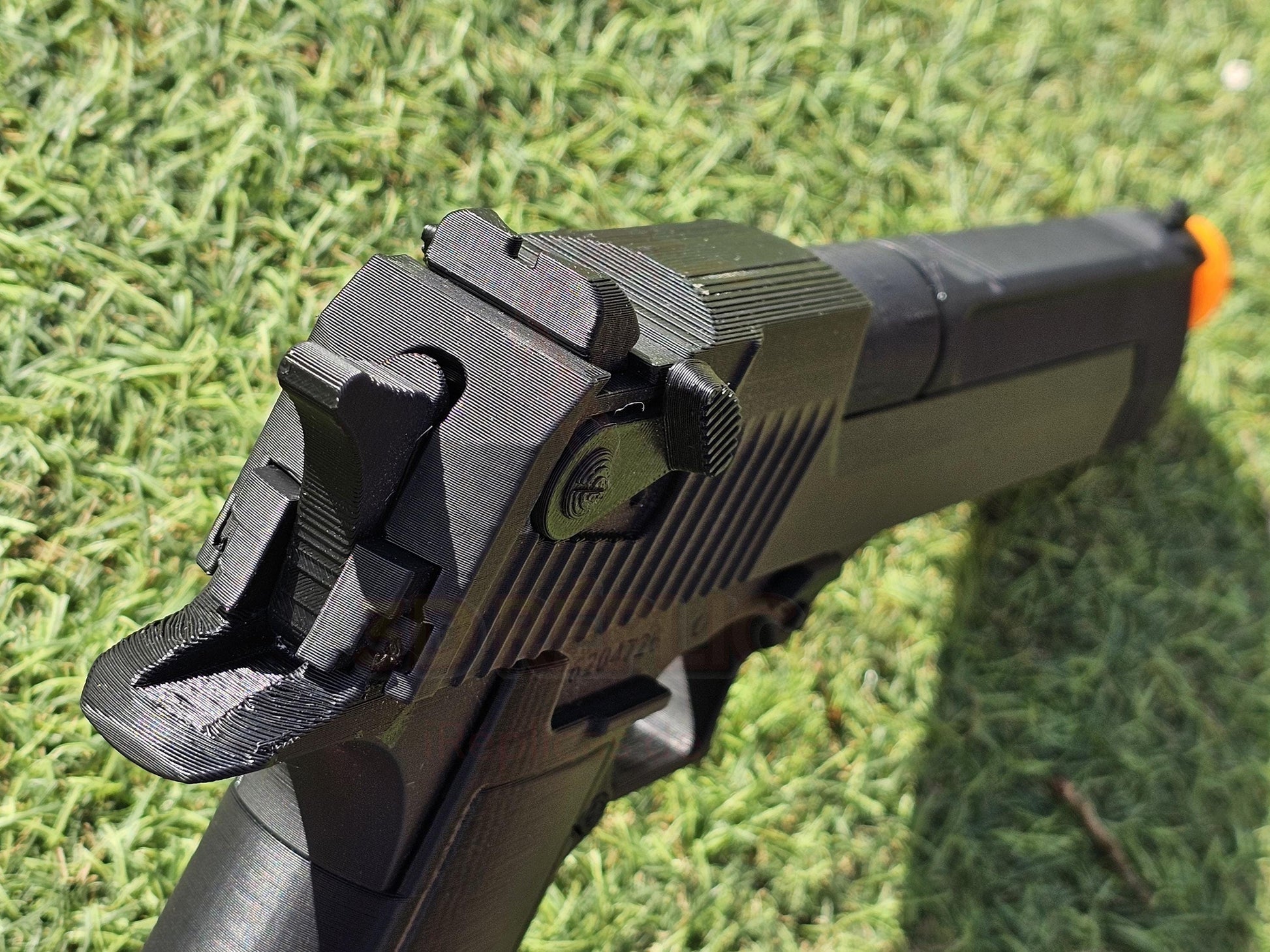 IMI Magnum Research Desert Eagle Pistol Matrix Cosplay Prop Replica Gun Agent Smith Hugo Weaving