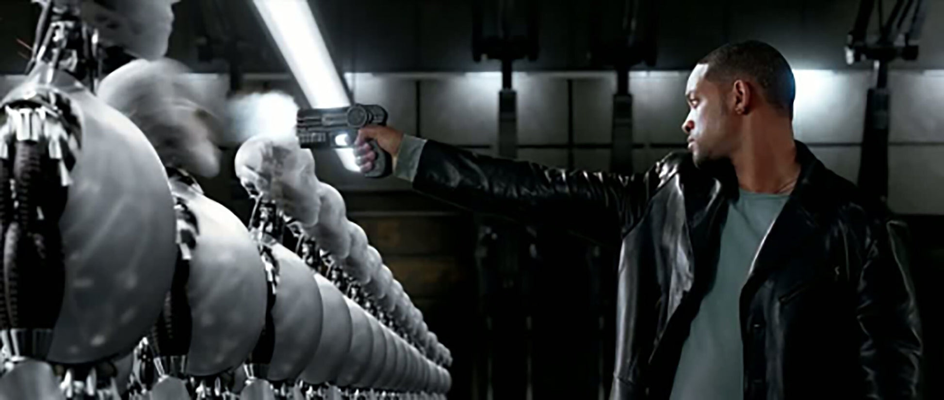 I Robot Will Smith Del Spooner Pistol Gun Blaster Cosplay Prop Replica