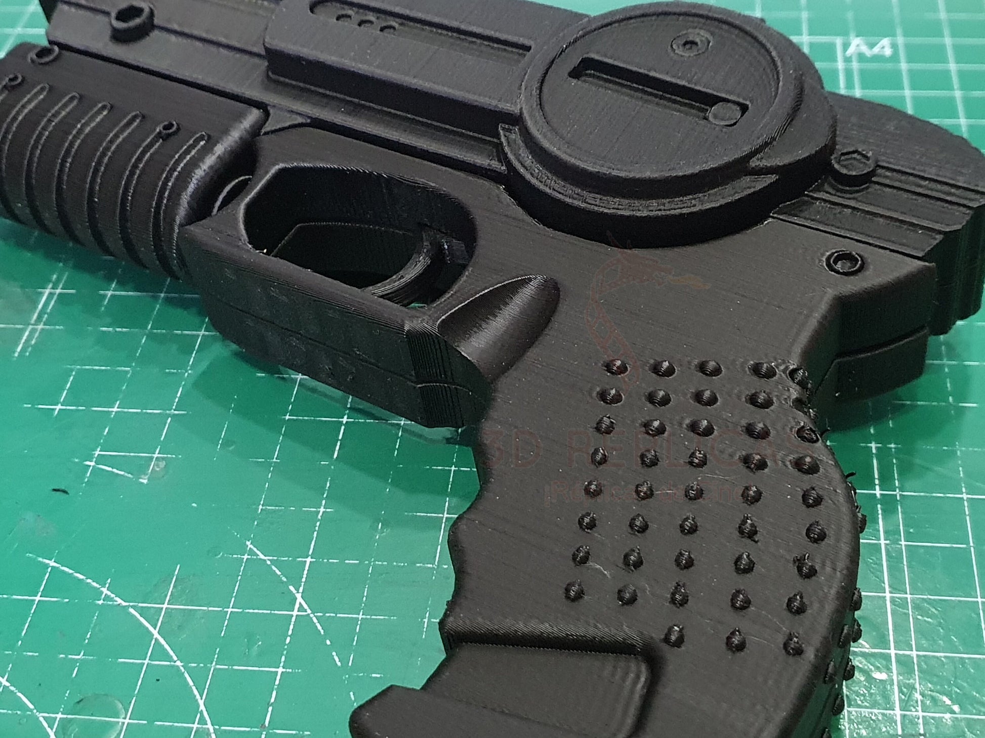 I Robot Will Smith Del Spooner Pistol Gun Blaster Cosplay Prop Replica