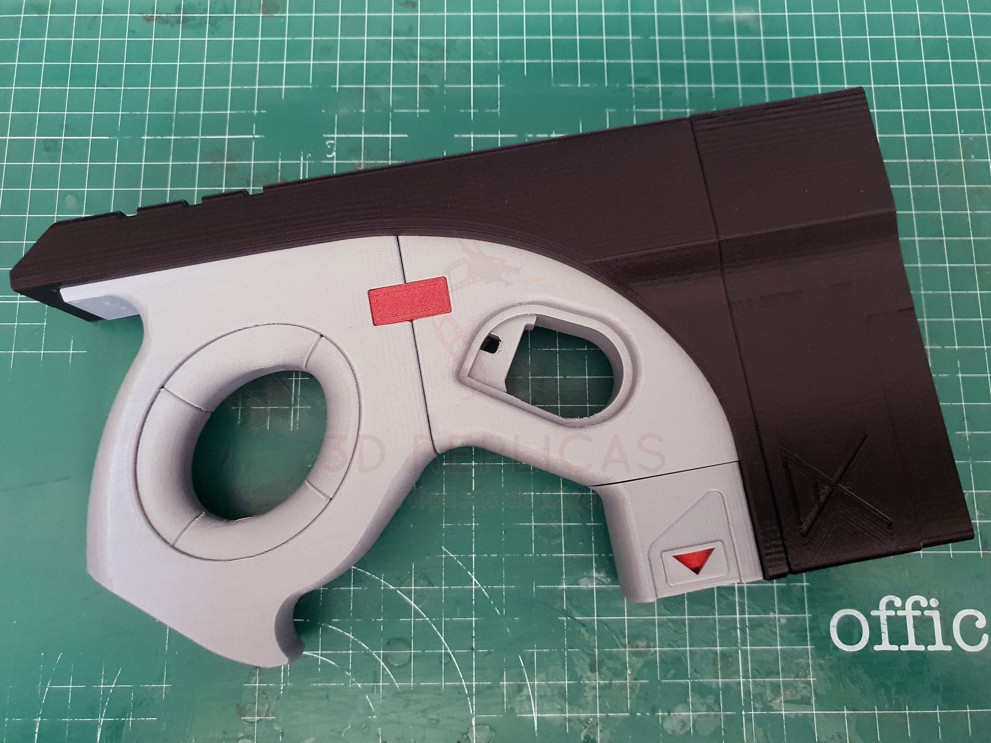 KIN Beam Pistol Prop Replica Blaster Gun Cosplay - by buissonland