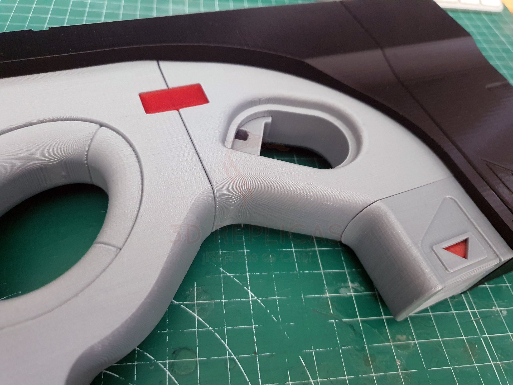 KIN Beam Pistol Prop Replica Blaster Gun Cosplay - by buissonland