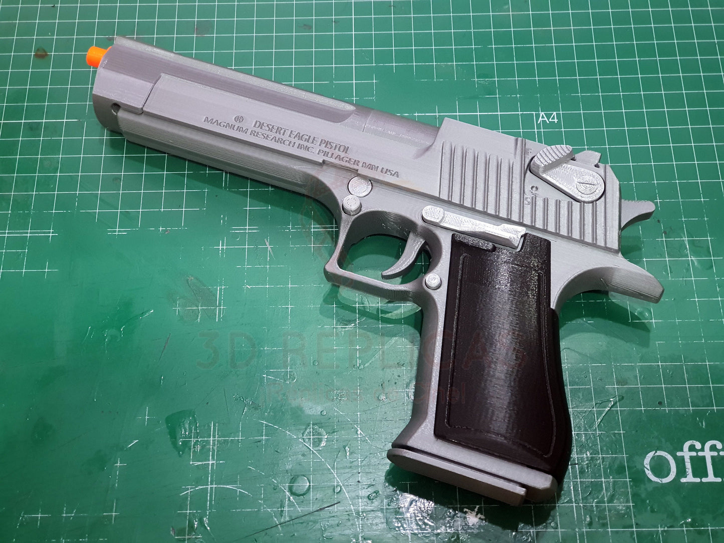 IMI Magnum Research Desert Eagle Pistol Cosplay Prop Replica Gun Commando Robocop 2