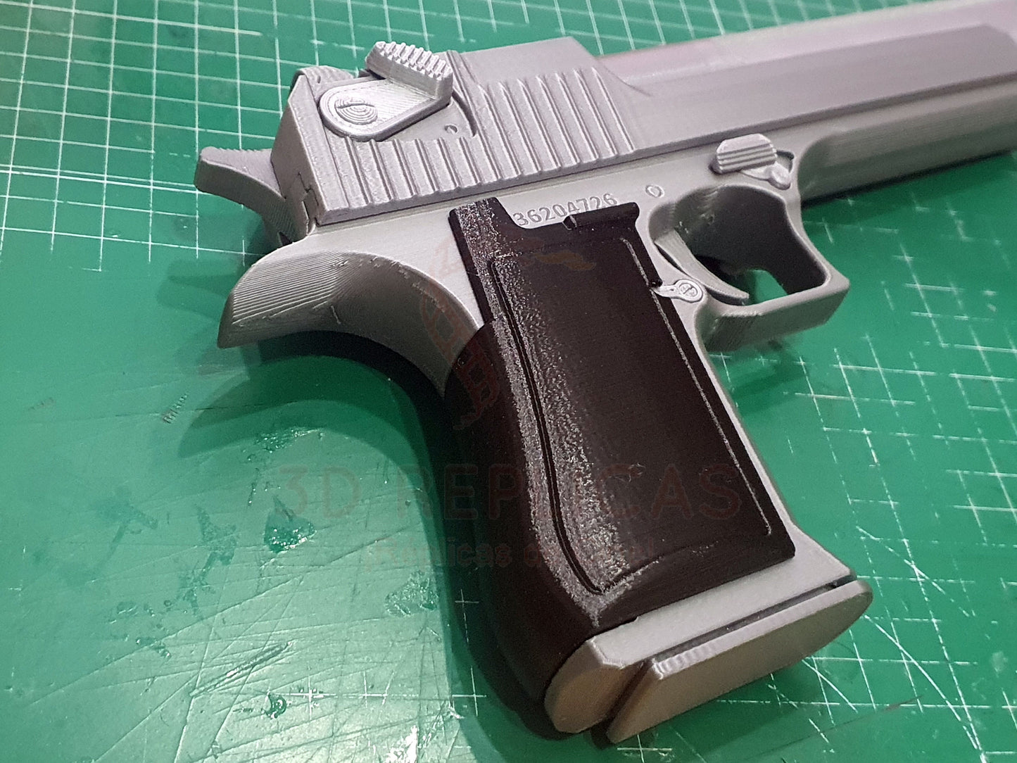 IMI Magnum Research Desert Eagle Pistol Cosplay Prop Replica Gun Commando Robocop 2