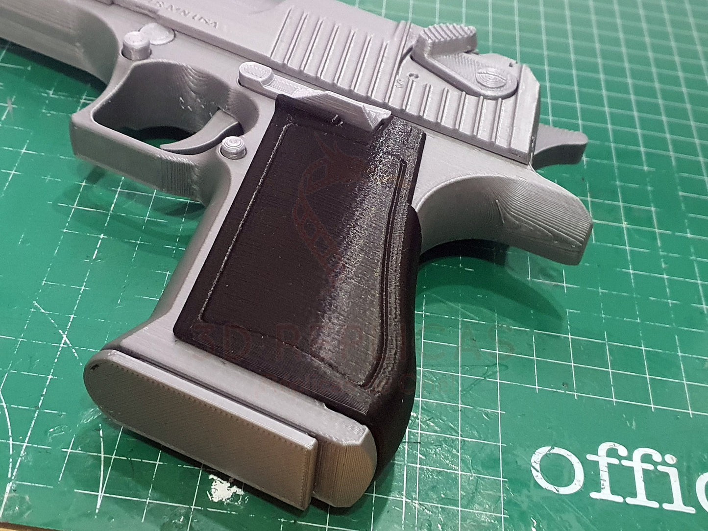 IMI Magnum Research Desert Eagle Pistol Cosplay Prop Replica Gun Commando Robocop 2
