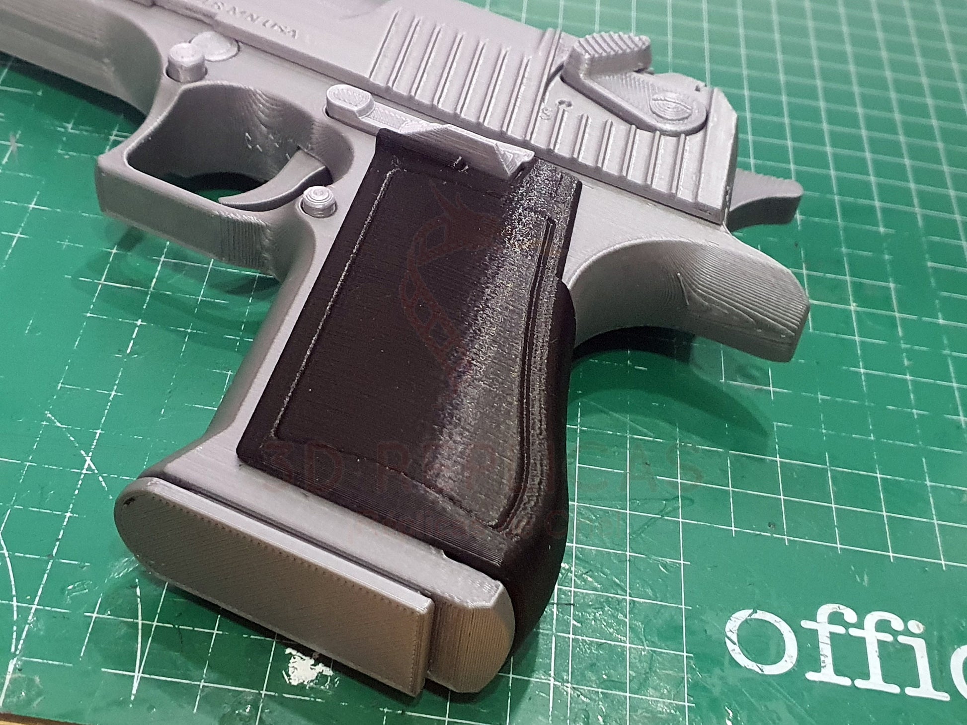 IMI Magnum Research Desert Eagle Pistol Cosplay Prop Replica Gun Commando Robocop 2