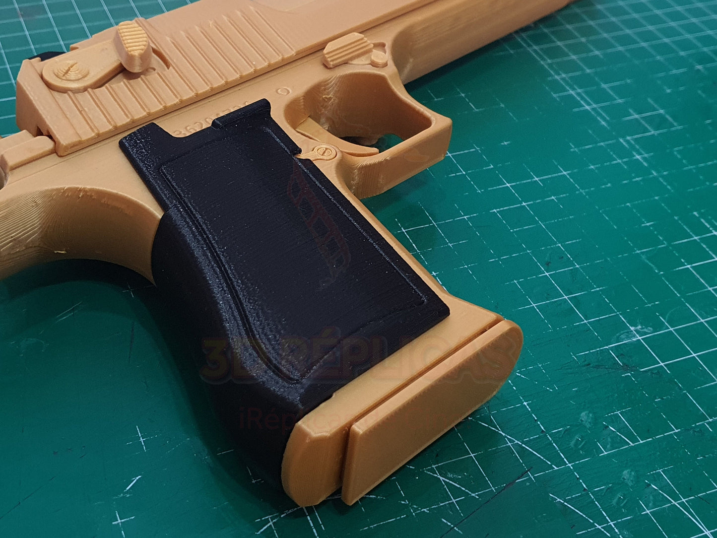 IMI Magnum Research Desert Eagle Pistol Cosplay Prop Replica Gun Charlie's Angels Crank Austin Powers Resident Evil