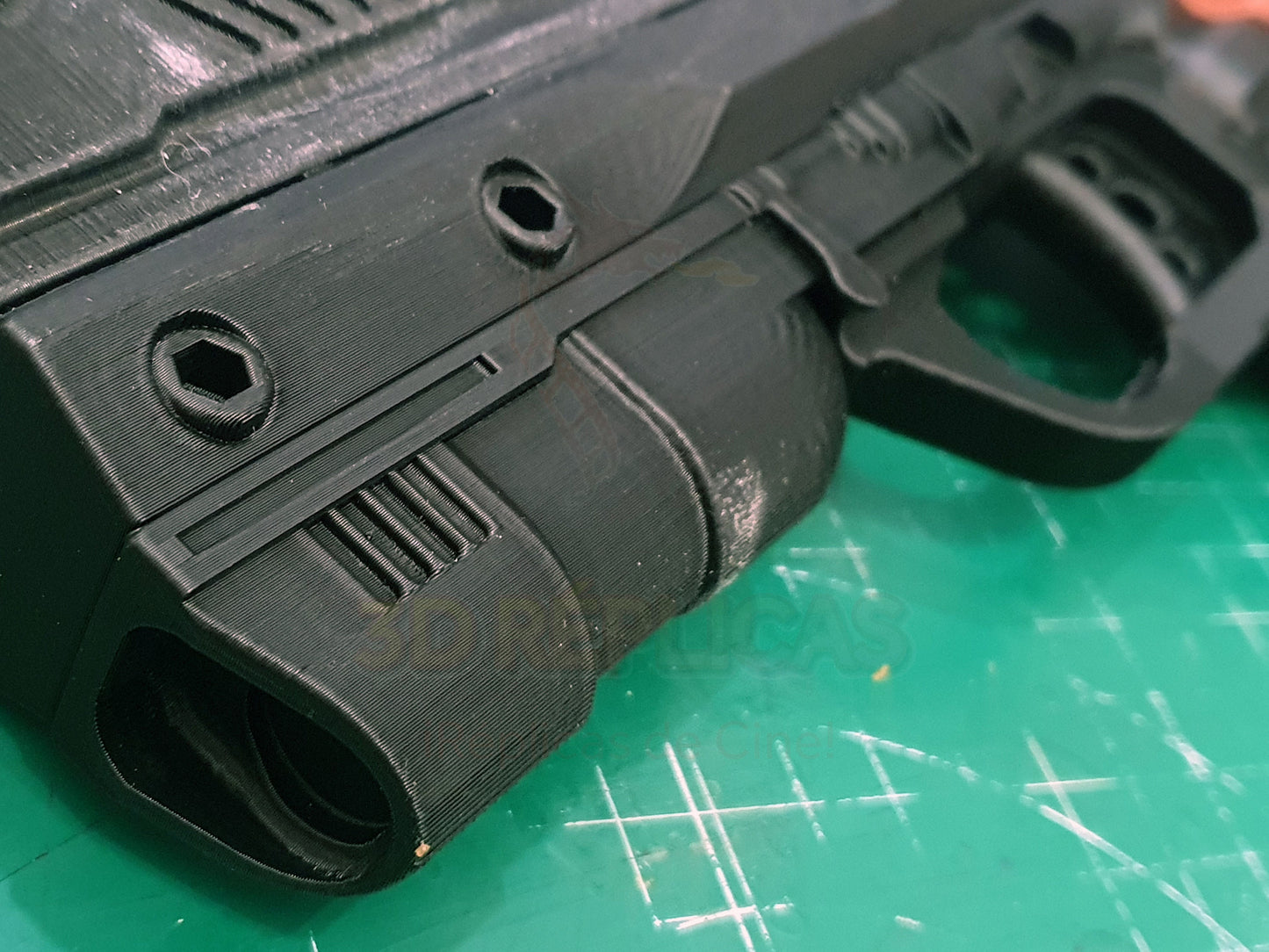 Doom 3 Hero Revolver Prop Replica Gun Pistol - by buissonland
