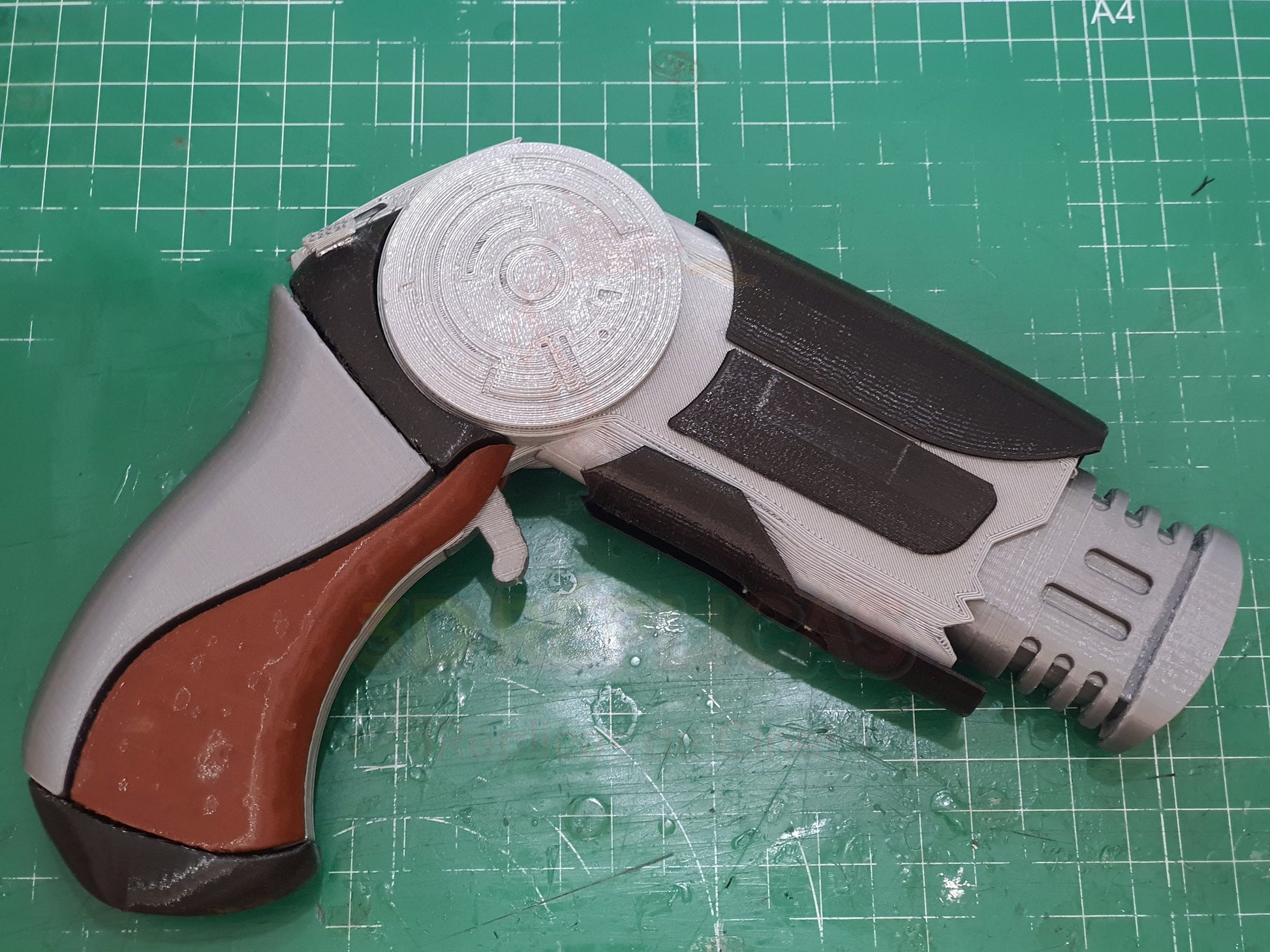 Minority Report Sonic Gun Blaster Pistol Prop Replica Cosplay - by buissonland