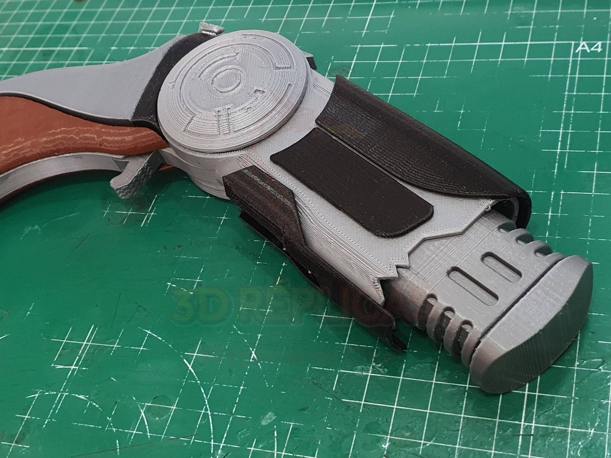 Minority Report Sonic Gun Blaster Pistol Prop Replica Cosplay - by buissonland