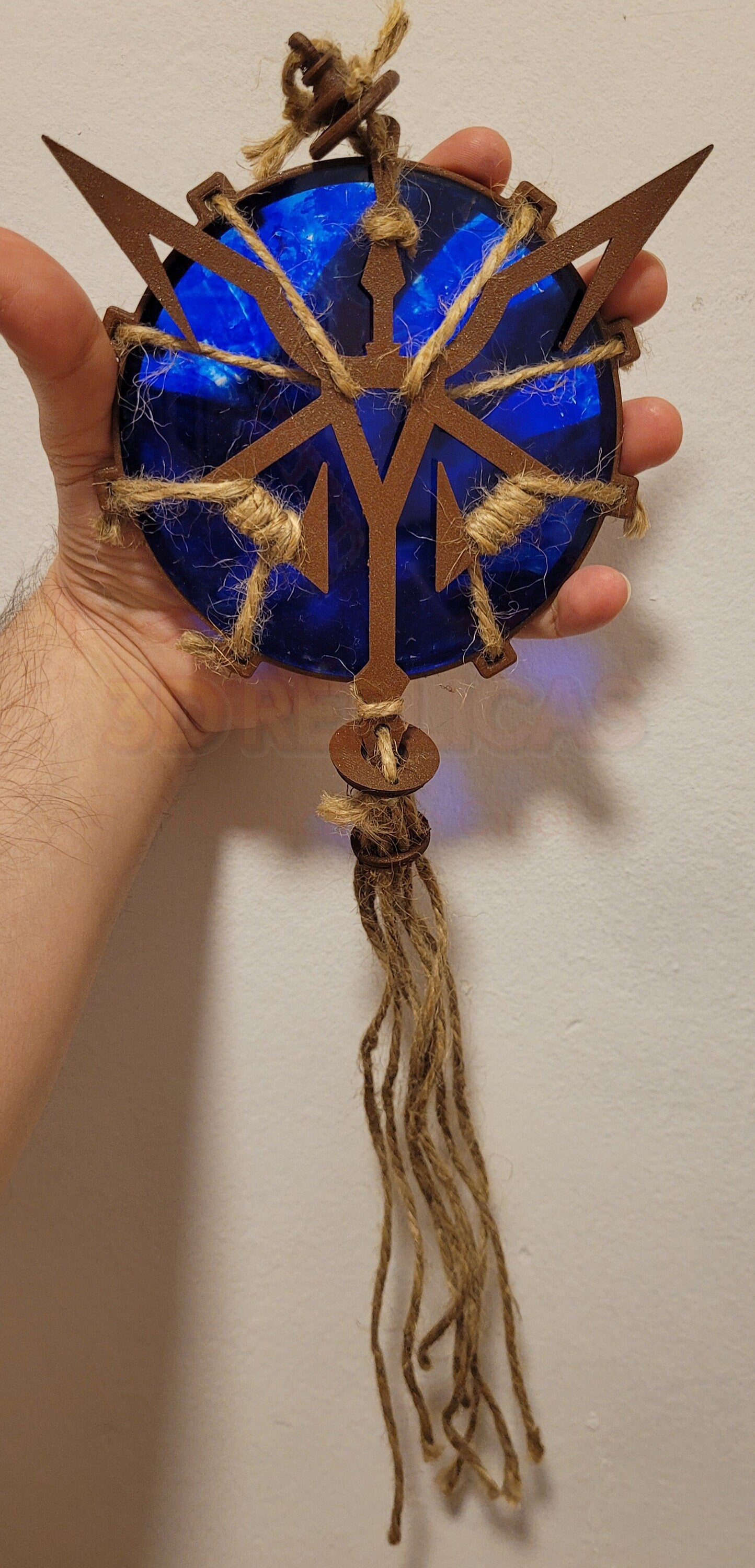 Resident Evil 4 Remake Blue Medallion Prop Replica Illuminated Cosplay Plague