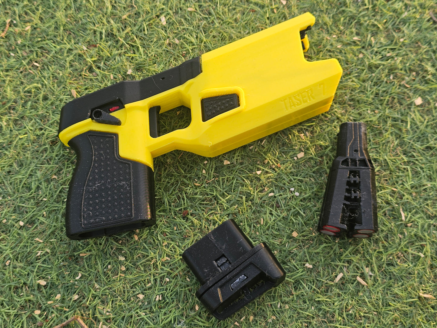 Taser 7 Gun Pistol Prop Replica Cosplay - YELLOW