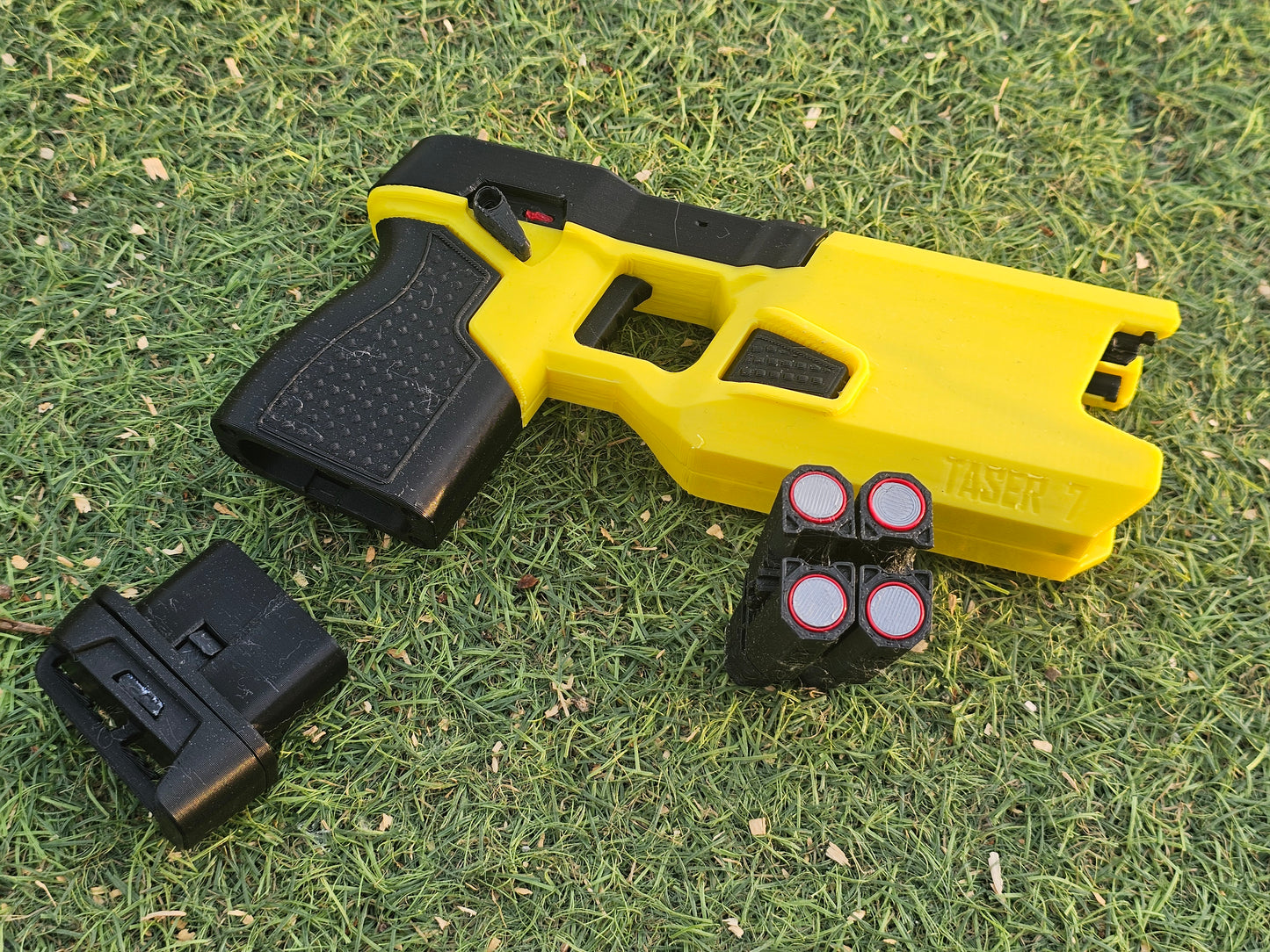 Taser 7 Gun Pistol Prop Replica Cosplay - YELLOW