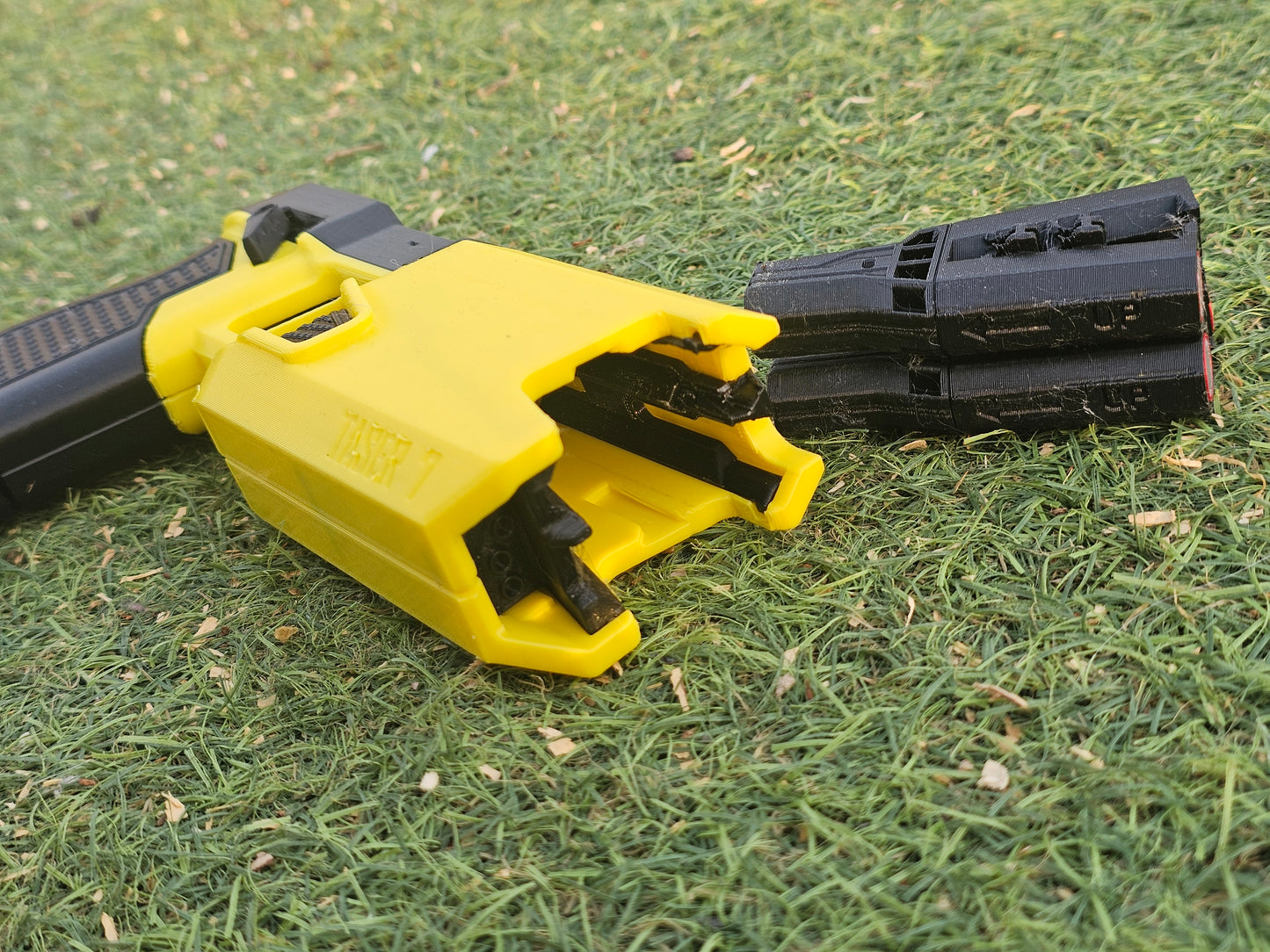 Taser 7 Gun Pistol Prop Replica Cosplay - YELLOW