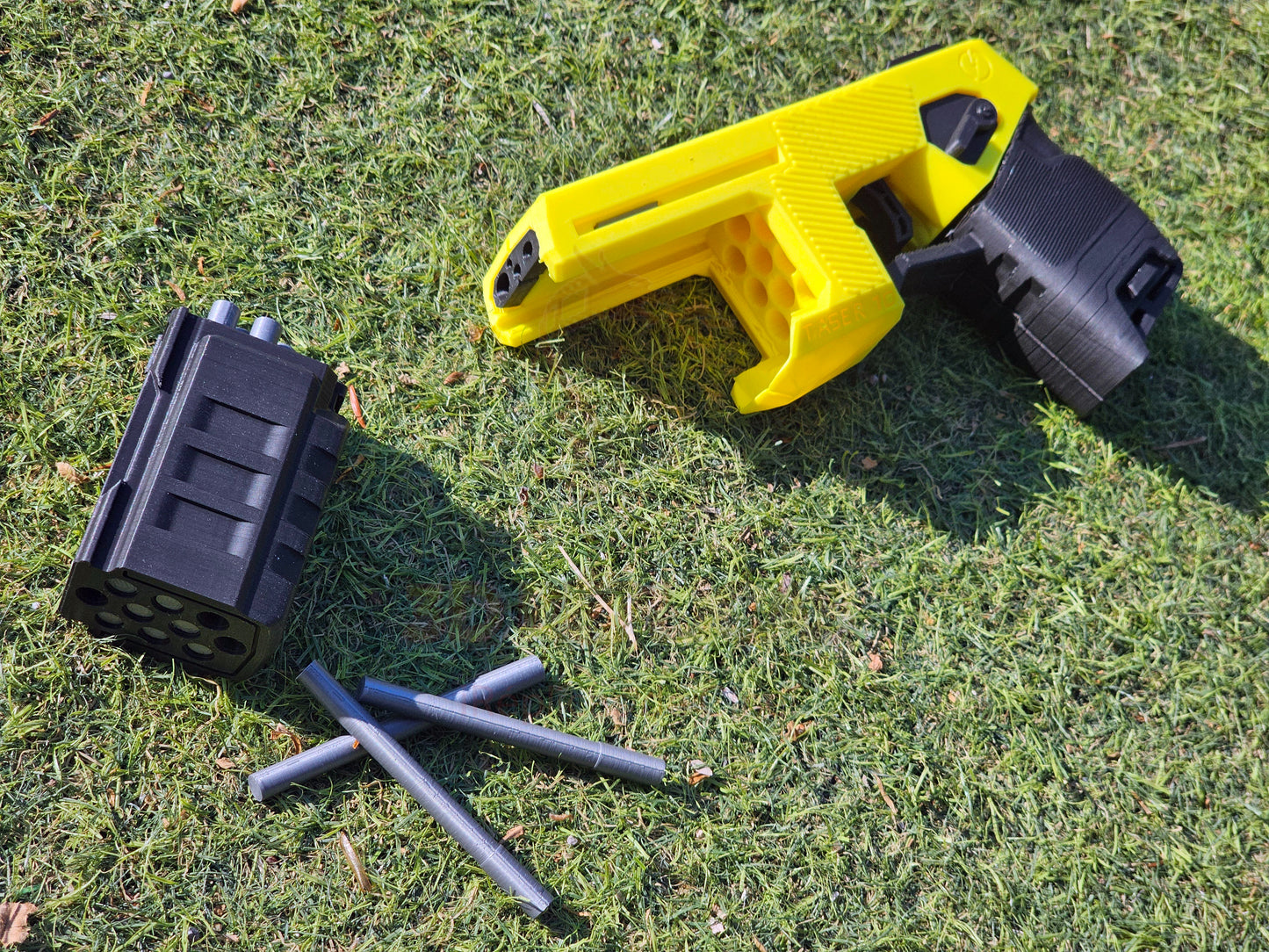 Réplica de utilería de pistola Taser 7 para cosplay - AMARILLO