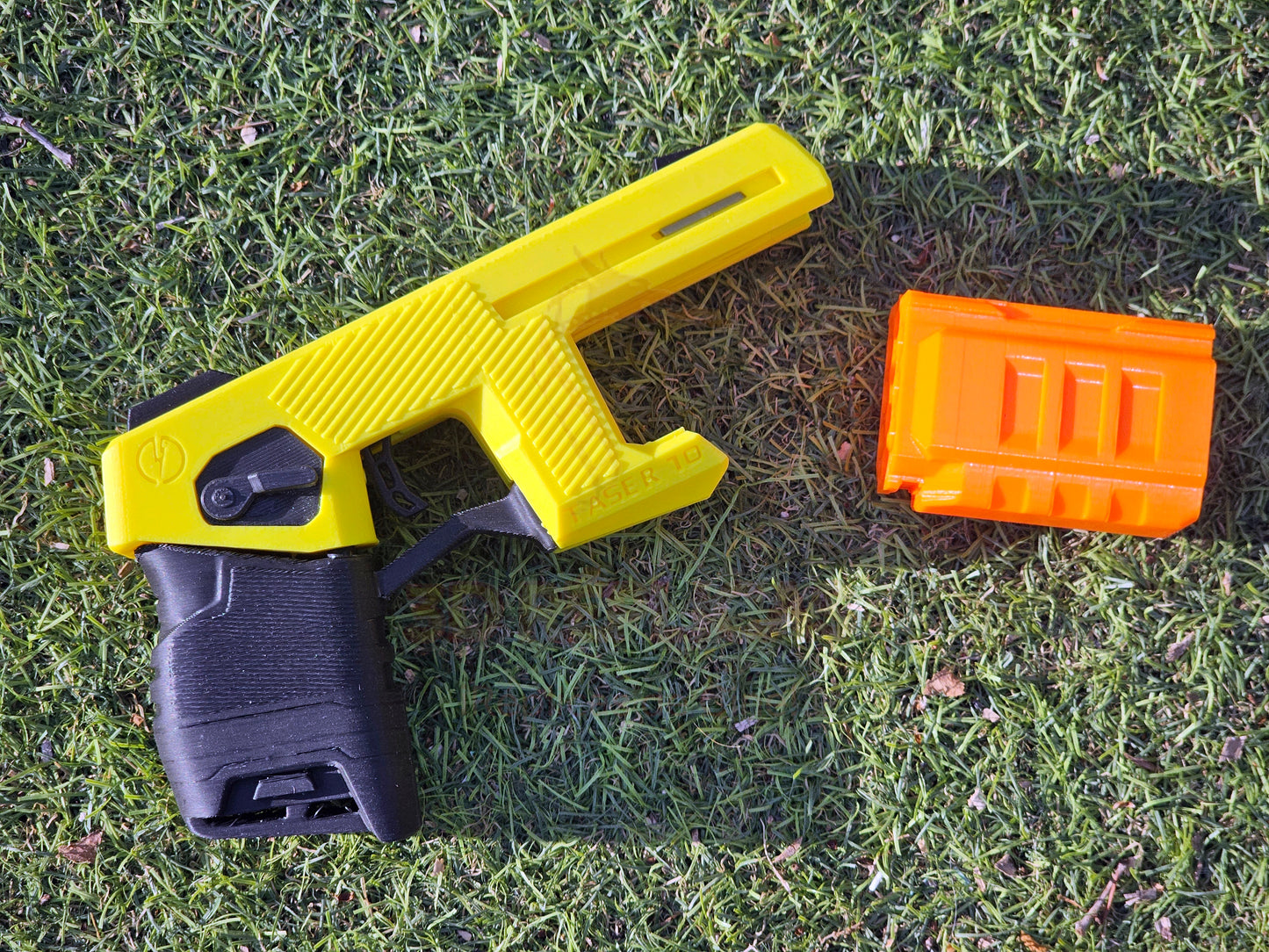 Réplica de utilería de pistola Taser 7 para cosplay - AMARILLO