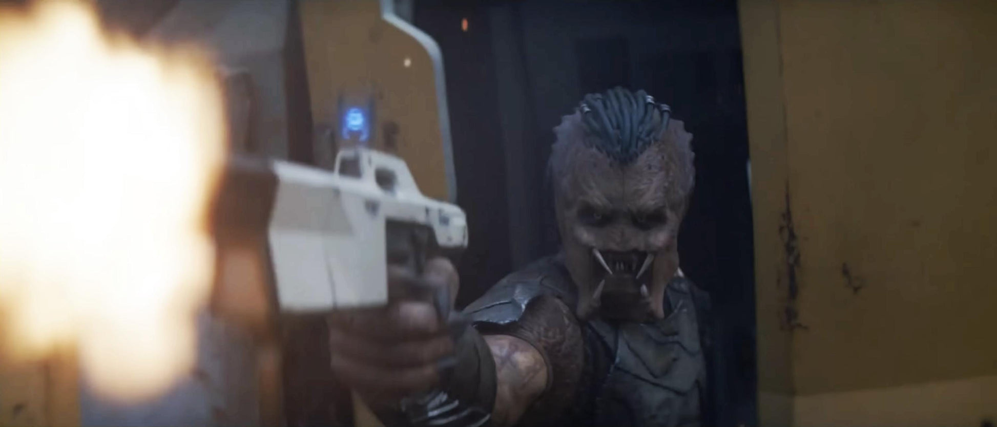 Predator Badlands SP-18 WY Gun SMG Rifle Blaster Prop Replica Weyland Yutani Synthetic Cosplay Weapon