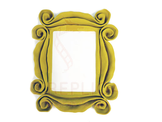 FRIENDS Yellow Peephole Frame Monica's Appartment Marco Fotos Apartamento - REAL Willow WOOD!