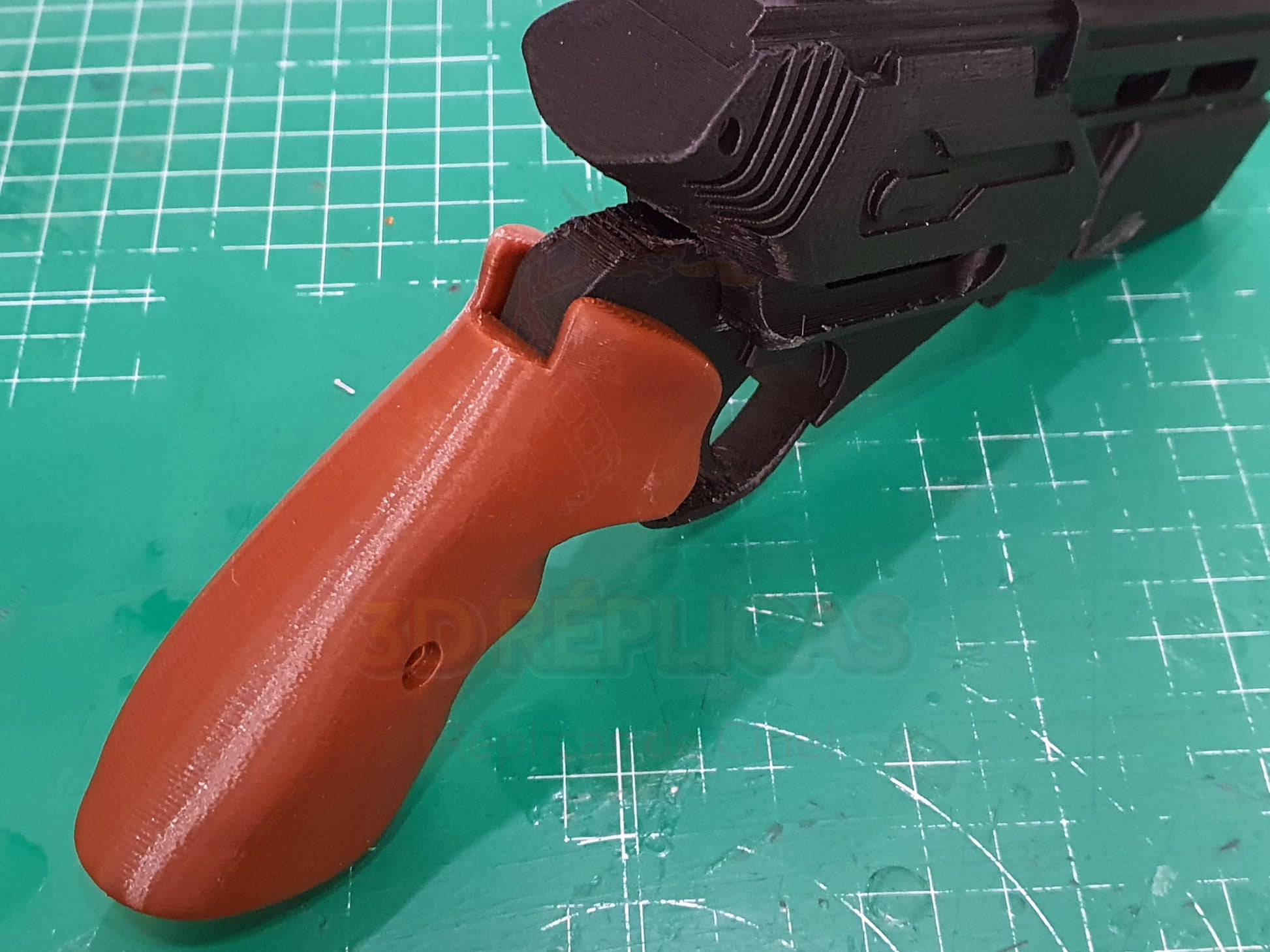 BattleStar Galactica Blaster Pistol Prop Replica Gun Cosplay - by buissonland