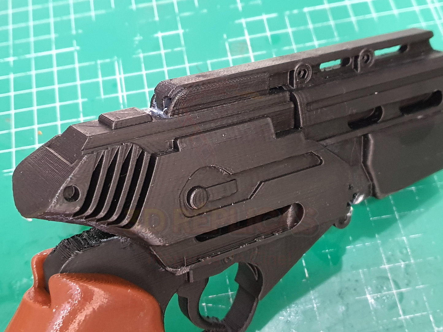 BattleStar Galactica Blaster Pistol Prop Replica Gun Cosplay - by buissonland