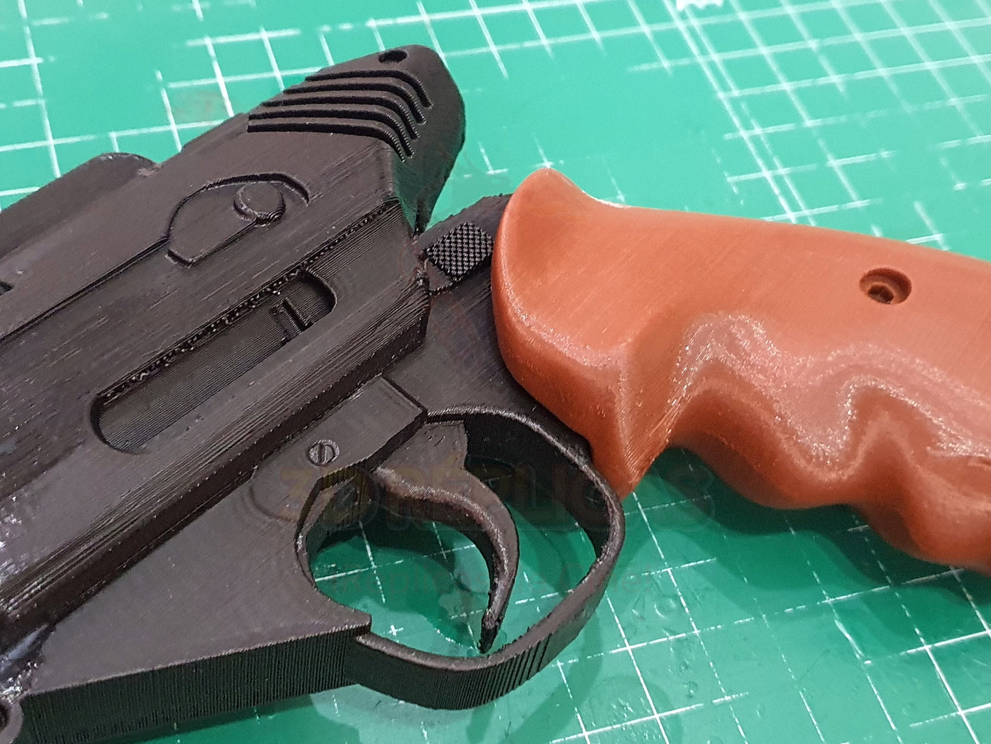 BattleStar Galactica Blaster Pistol Prop Replica Gun Cosplay - by buissonland