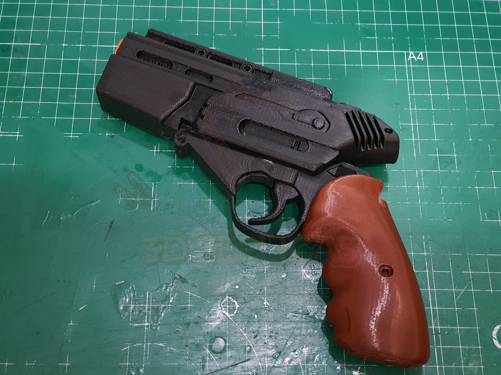 BattleStar Galactica Blaster Pistol Prop Replica Gun Cosplay - by buissonland