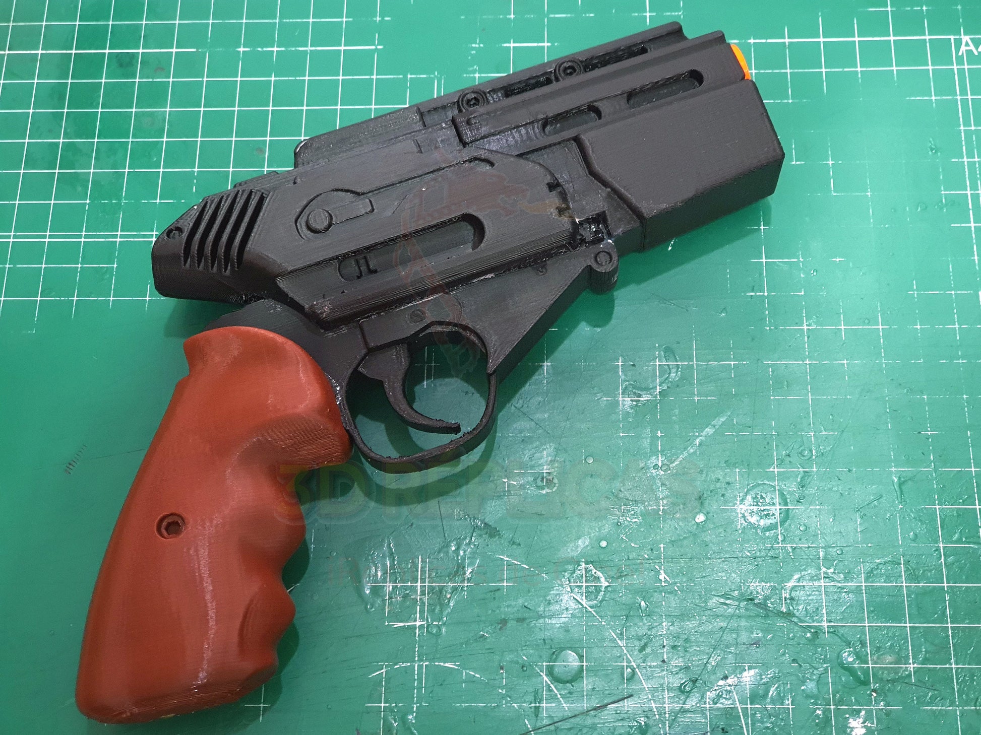 BattleStar Galactica Blaster Pistol Prop Replica Gun Cosplay - by buissonland