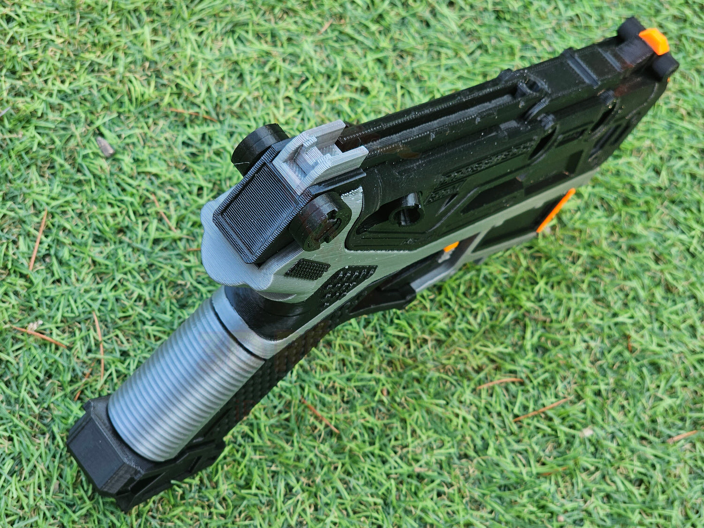 Starfield's Combatech EON Blaster HandGun Cosplay Prop Replica Gun Pistol - by DreamOfProps